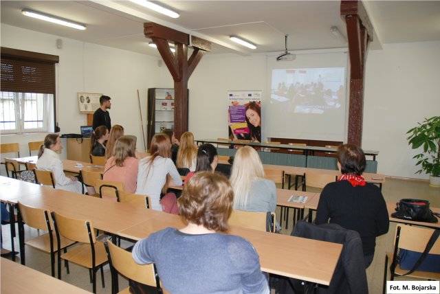 Dzień Międzynarodowy Erasmusów i członków Studenckiego Koła Naukowego "Promotorzy Zdrowia"