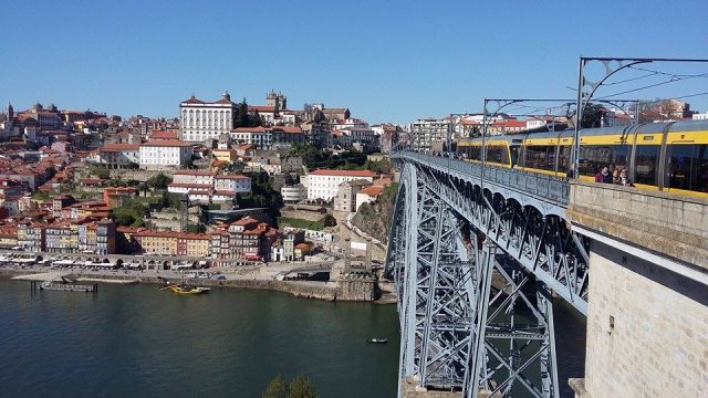Vlada Kuznietsova i Vitalii Kondrenko, studenci studiów magisterskich z zarządzania PWSTE w Jarosławiu podczas studiów w ramach programu Erasmus+ w Escola Superior de Tecnologias de Fafe - Portugalia