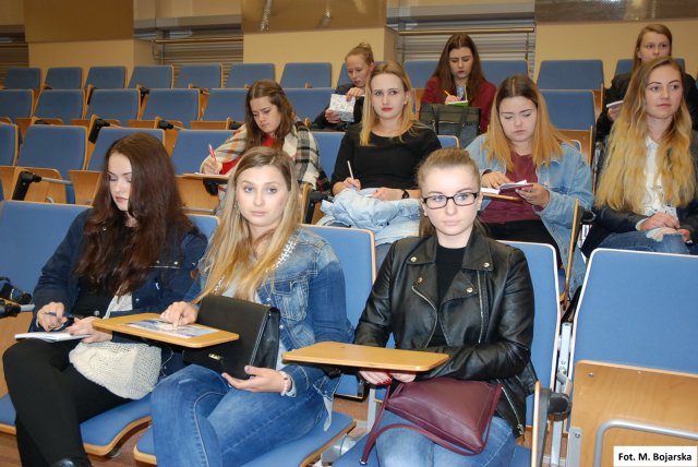 Spotkania organizacyjne Dyrekcji Instytutów PWSTE ze studentami I roku