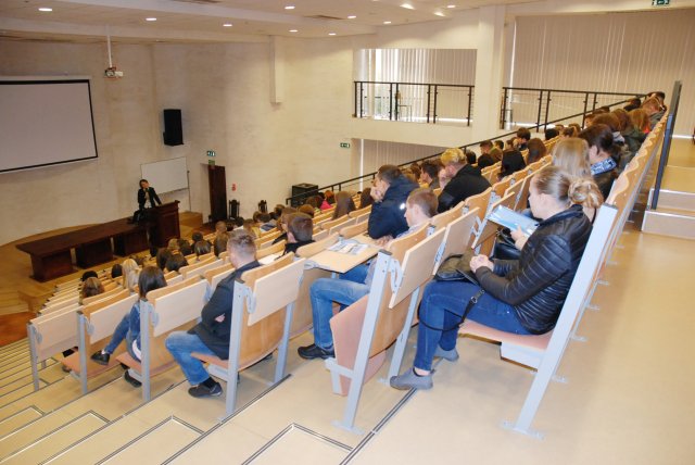Spotkania organizacyjne Dyrekcji Instytutów PWSTE ze studentami I roku