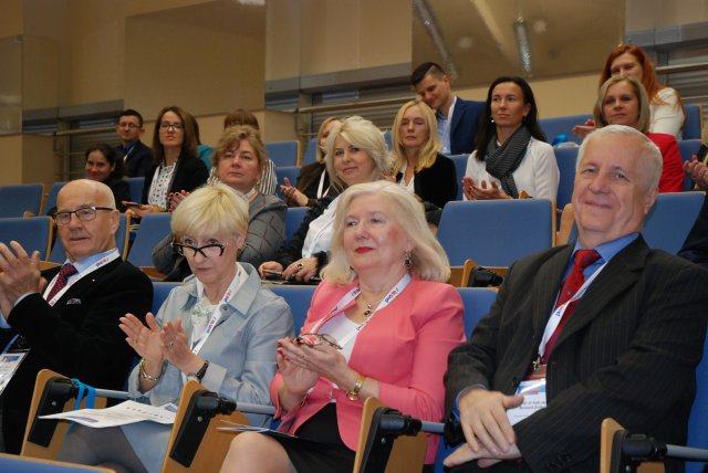 VIII MIĘDZYNARODOWA KONFERENCJA NAUKOWA Gromadzenie i przetwarzanie danych geodezyjnych i gospodarczych