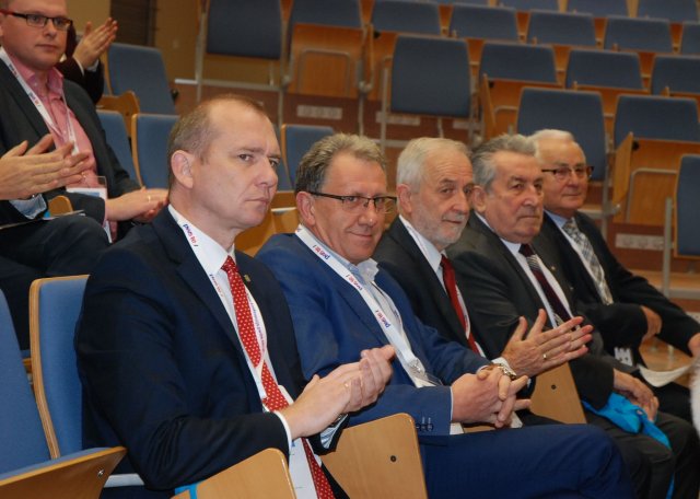 VIII MIĘDZYNARODOWA KONFERENCJA NAUKOWA Gromadzenie i przetwarzanie danych geodezyjnych i gospodarczych