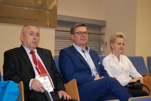 VIII MIĘDZYNARODOWA KONFERENCJA NAUKOWA Gromadzenie i przetwarzanie danych geodezyjnych i gospodarczych