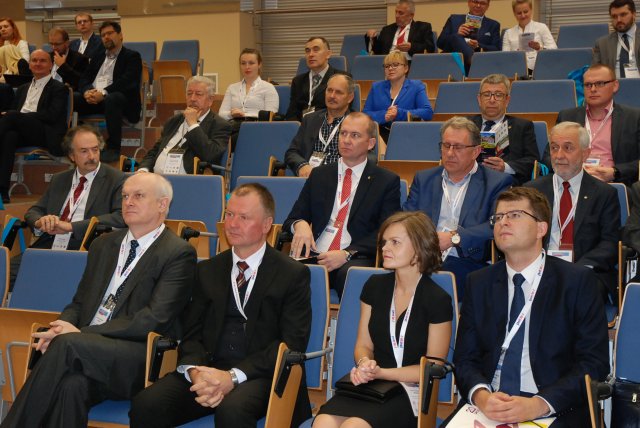 VIII MIĘDZYNARODOWA KONFERENCJA NAUKOWA Gromadzenie i przetwarzanie danych geodezyjnych i gospodarczych
