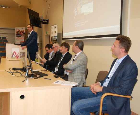 VIII MIĘDZYNARODOWA KONFERENCJA NAUKOWA Gromadzenie i przetwarzanie danych geodezyjnych i gospodarczych