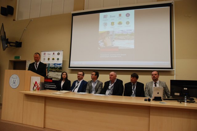 VIII MIĘDZYNARODOWA KONFERENCJA NAUKOWA Gromadzenie i przetwarzanie danych geodezyjnych i gospodarczych