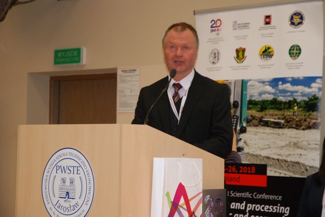 VIII MIĘDZYNARODOWA KONFERENCJA NAUKOWA Gromadzenie i przetwarzanie danych geodezyjnych i gospodarczych