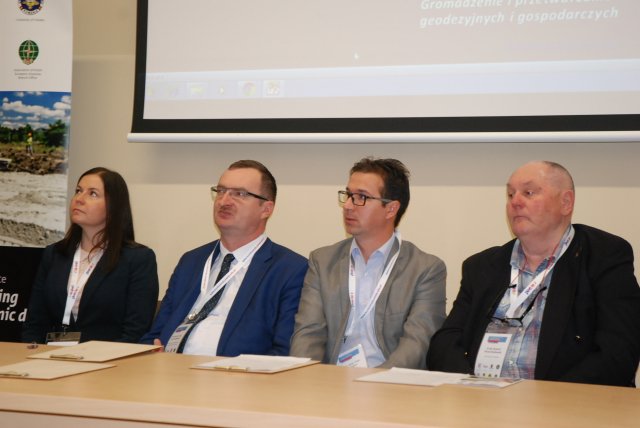 VIII MIĘDZYNARODOWA KONFERENCJA NAUKOWA Gromadzenie i przetwarzanie danych geodezyjnych i gospodarczych