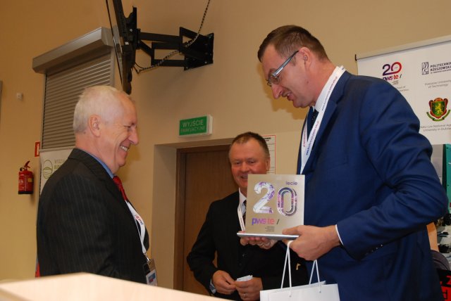 VIII MIĘDZYNARODOWA KONFERENCJA NAUKOWA Gromadzenie i przetwarzanie danych geodezyjnych i gospodarczych