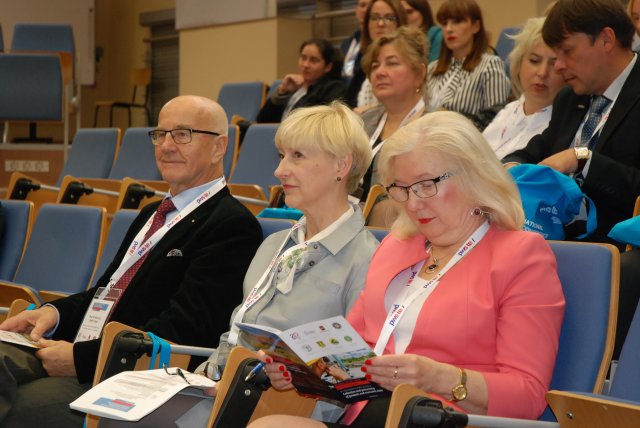 VIII MIĘDZYNARODOWA KONFERENCJA NAUKOWA Gromadzenie i przetwarzanie danych geodezyjnych i gospodarczych