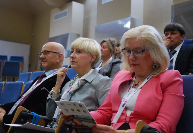 VIII MIĘDZYNARODOWA KONFERENCJA NAUKOWA Gromadzenie i przetwarzanie danych geodezyjnych i gospodarczych