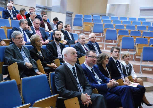 VIII MIĘDZYNARODOWA KONFERENCJA NAUKOWA Gromadzenie i przetwarzanie danych geodezyjnych i gospodarczych