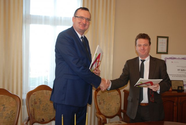 Podpisanie umowy o współpracy między PWSTE i Partium Christian University z siedzibą w Oradei w Rumunii