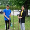 SADZENIE DRZEWA PRZEZ STUDENTÓW Z ZAGRANICY NA TERENIE KAMPUSU PWSTE