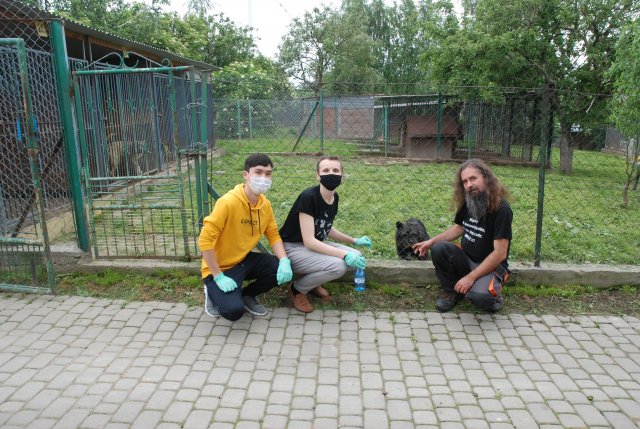 WIZYTA W SCHRONISKU DLA BEZDOMNYCH ZWIERZĄT W ORZECHOWCACH