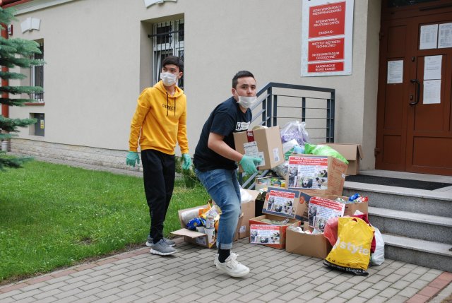 WIZYTA W SCHRONISKU DLA BEZDOMNYCH ZWIERZĄT W ORZECHOWCACH
