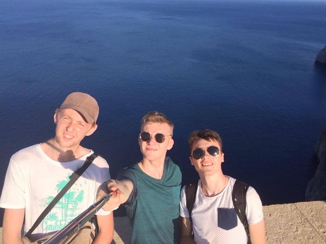 Studenci PWSTE w Jarosławiu na greckiej Rodos z Erasmusem+: Olishkevych Artur Vitalik Kondrenko Maksym Holovchenko