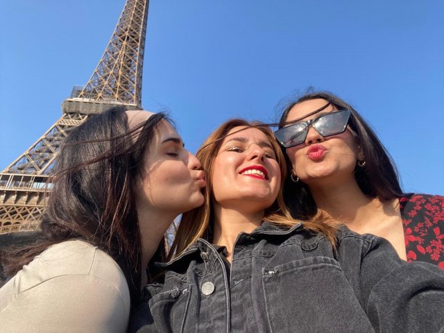 Erasmus+ students at PWSTE: Gizem Gözde Süzgün, Songül Orhan and Rojin Denli while traveling abroad