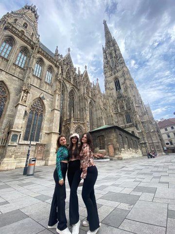 Erasmus+ students at PWSTE: Gizem Gözde Süzgün, Songül Orhan and Rojin Denli while traveling abroad